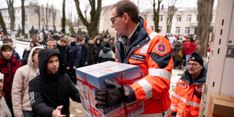 Mit Paketen ein Zeichen der Solidarität setzen