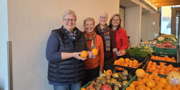 ACT 47 Mölln spendet Erlös aus Herbstmarkt Segrahn an die Möllner Tafel
