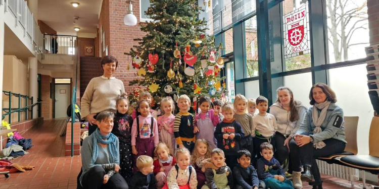 Kita-Kinder zaubern Weihnachtszauber ins Stadthaus