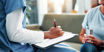 Verpflichtende Beratungsbesuche für rund 6.100 Pflegegeldbeziehende