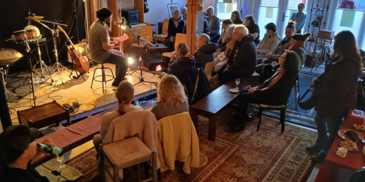 Das kleine Möllner Kulturzentrum „COURAGE“ feiert seinen ersten Geburtstag