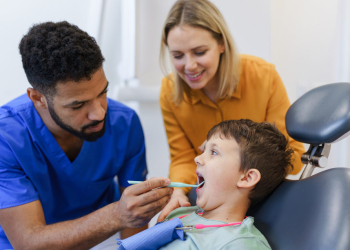 Zahnärztliche Früherkennung bei Kindern jetzt auch im U-Heft