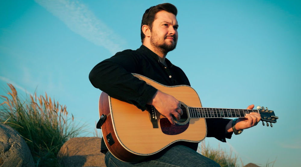 Wohnzimmer-Rock & Wanderlogbuch: Waterkant Unplugged bringt raue Herzlichkeit nach Breitenfelde