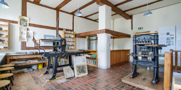 50er-Jahre-Flair & Kunst: Kreismuseen laden zu monatlichen Führungen ein