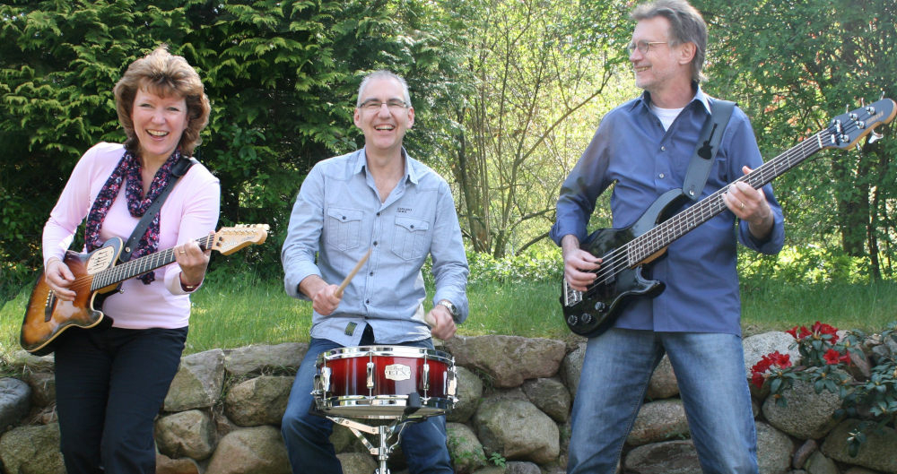 Kultur auf Dorf-Tour am Osterfeuer mit ‚No Frontiers’