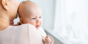 Mutterschaftsgeld: Sicherung des Einkommens für 200 Versicherte im Herzogtum Lauenburg