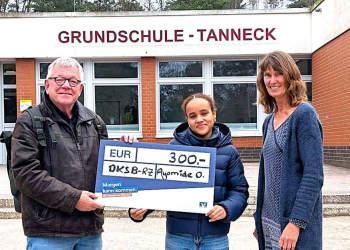 Schülerin spendet Ehrenamtspreis für Kinder
