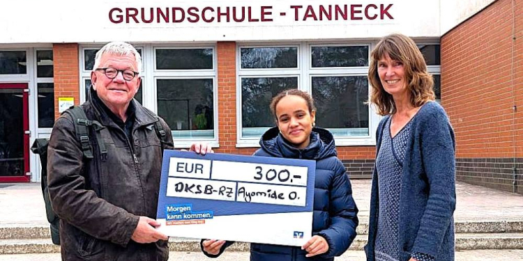 Schülerin spendet Ehrenamtspreis für Kinder