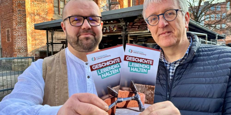 Neuer Flyer zum Jubiläum: So arbeitet die Kirchenbauhütte