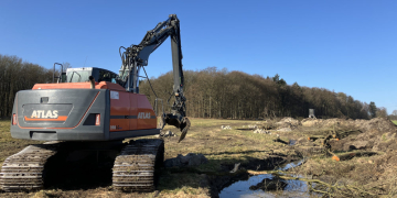 Im Zuge der Arbeiten wird der derzeit verrohrte Abschnitt des Louisenhagener Grabens geöffnet und durch einen rund 600 m langen, naturnah angelegten Neulauf ersetzt. Foto: hfr