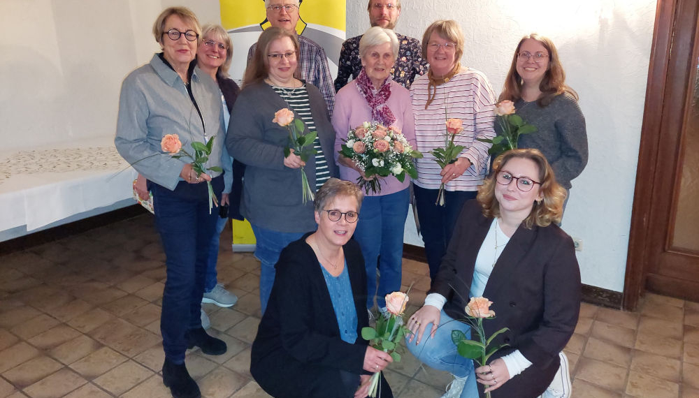 Vorstand der Schwarzenbeker Liedertafel hat sich verjüngt – Ute Peters für 65 Jahre Chorarbeit geehrt