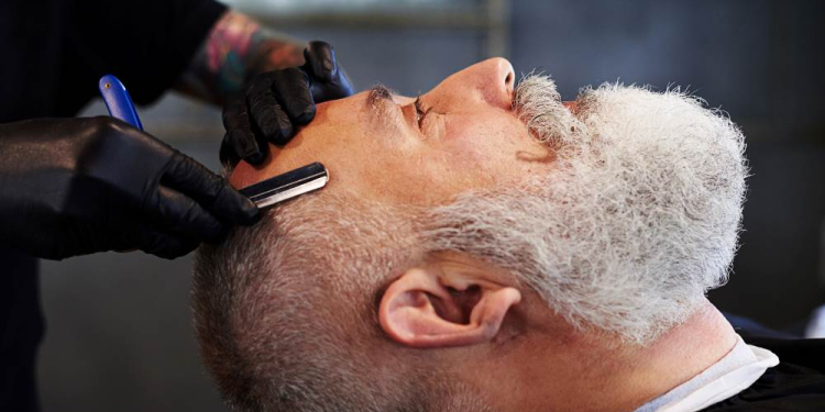 Fadenpilzinfektion kann durch Rasur übertragen werden