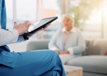 Digitales Know-how für die häusliche Pflege