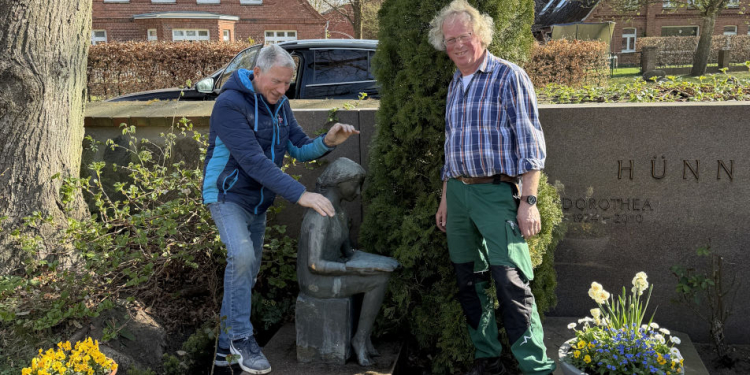 Die ‚Lesende‘ kehrt zurück: Gerettete Skulptur findet ihren Platz