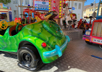 Familienvergnügen von Kinder-Flieger bis Autoscooter