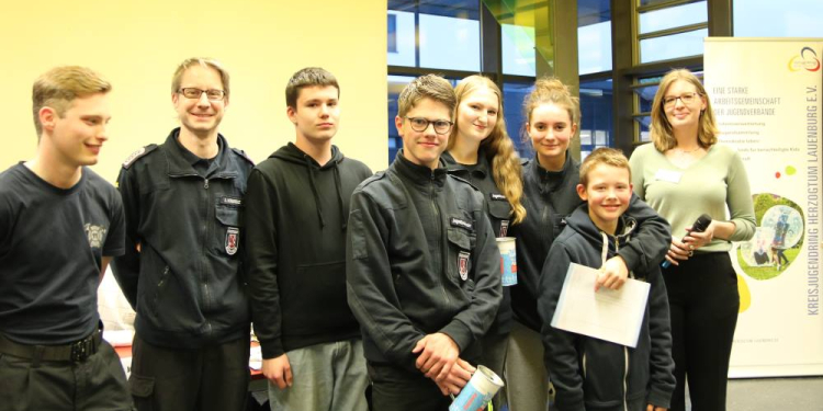 Jugend sammelt für Jugend