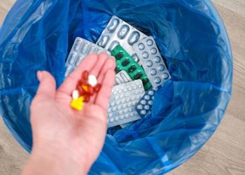 Abgelaufene Arzneimittel gehören in den Hausmüll