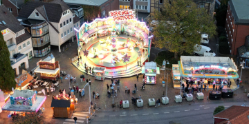 Geöffnet ist der Jahrmarkt diesmal am Freitag von 16 bis 23 Uhr, am Sonnabend von 14 bis 23 Uhr und Sonntag von 14 bis 22 Uhr. Der Montag kann gerne auch als „after work"-Jahrmarktbesuch in der Zeit von 14 bis 20 Uhr genutzt werden. Foto: Stadt Geesthacht