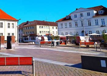 Ratzeburger Inselsommer – Beachfläche auf dem Marktplatz eröffnet