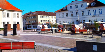 Ratzeburger Inselsommer – Beachfläche auf dem Marktplatz eröffnet