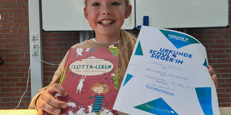 Marlene Winkler gewinnt den Vorlesewettbewerb in Jahrgang 4