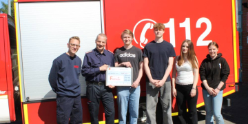 SchülerInnen spenden für die Freiwillige Feuerwehr Sandesneben