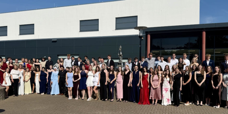 Abitur 2026: Diese Absolventen des BBZ Mölln feiern ihren Erfolg!
