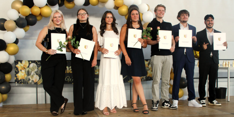 Abschlussfeier an der Gemeinschaftsschule Sandesneben