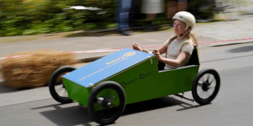 Wiederbelebte Tradition in Ratzeburg: Seifenkistenrennen. Foto: hfr