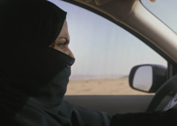 Dokumentation im Kino: ‚Azza – Dem Patriarchat davonfahren‘