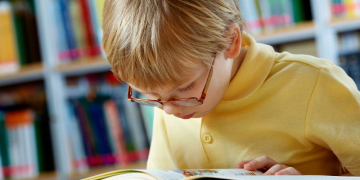 AOK zum Schulstart: Jedes elfte Grundschulkind trägt eine Brille