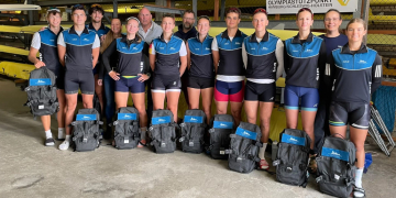 Neue Ruderwesten und Sportrucksäcke für die Sportler des Sportinternats Ratzeburg. Foto: hfr