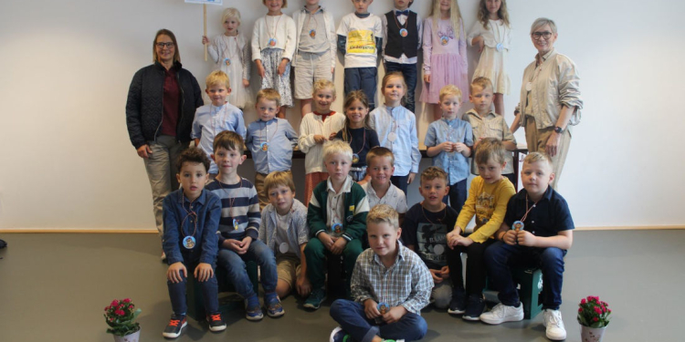 Die Grund- und Gemeinschaftsschule Sandesneben begrüßte rund 100 Schüler