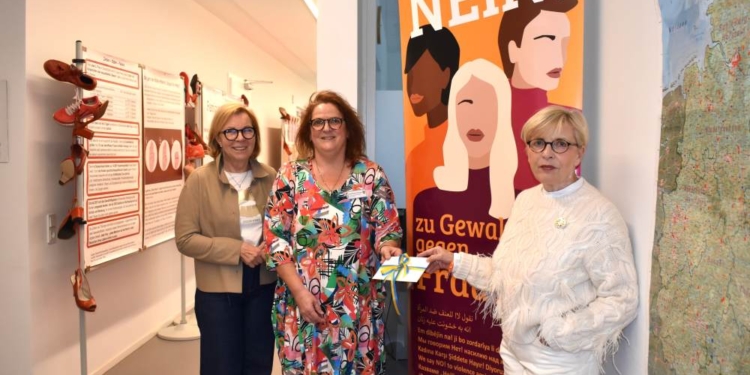Inner Wheel Club Herzogtum Lauenburg übergibt Spende an die Gleichstellungsbeauftragte