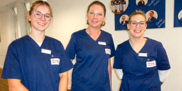 Das Pflegeteam des neuen Wundzentrums Mölln-Ratzeburg: (v.li.) Lia Soltau, Katja Peleikis und Yvonne Lorenz. Foto: hfr