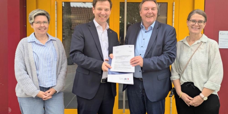 Geld für die Geesthachter Buntenskampschule