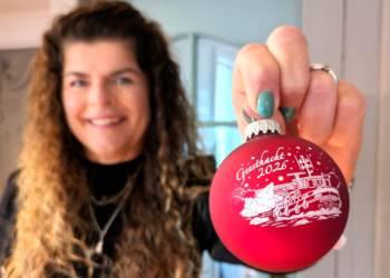 Geesthacht: Neue Weihnachtskugel zeigt „Geesthachter Eisberge“