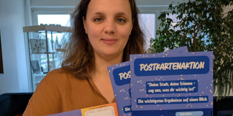 Postkartenaktion: Geesthachter Rathaus erhält 1.758 Antworten