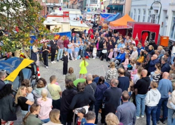Volle Innenstadt und strahlende Gesichter beim verkaufsoffenen Sonntag in Mölln
