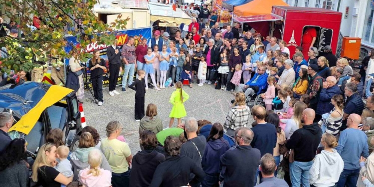 Volle Innenstadt und strahlende Gesichter beim verkaufsoffenen Sonntag in Mölln